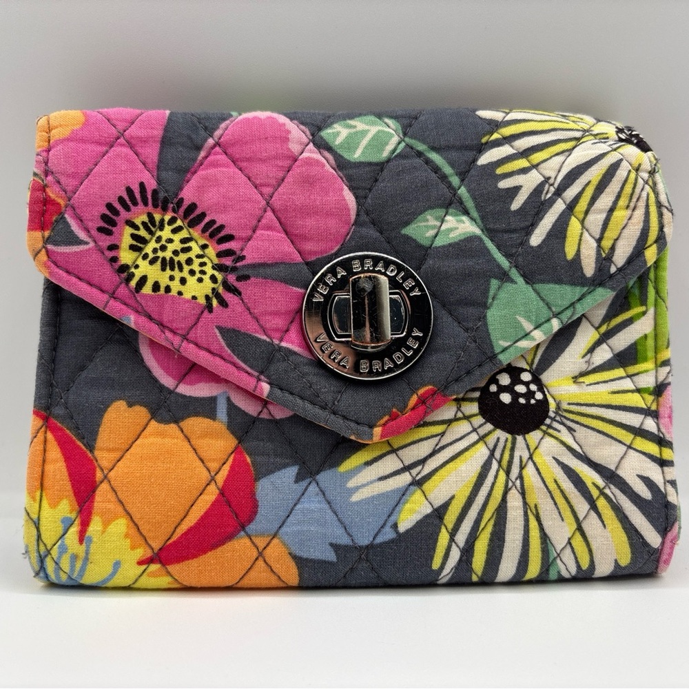 Vera Bradley Jazzy Blooms Quilted Tri-Wallet Clutch/ Wristlet/ Wallet Turn Lock